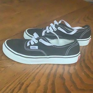 Classic black Vans youth 2
